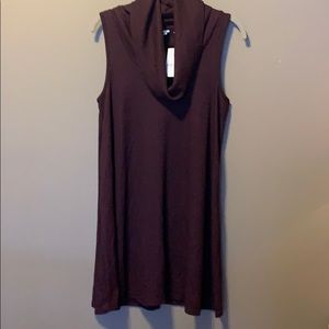 Light weight tunic with a Cowell neck